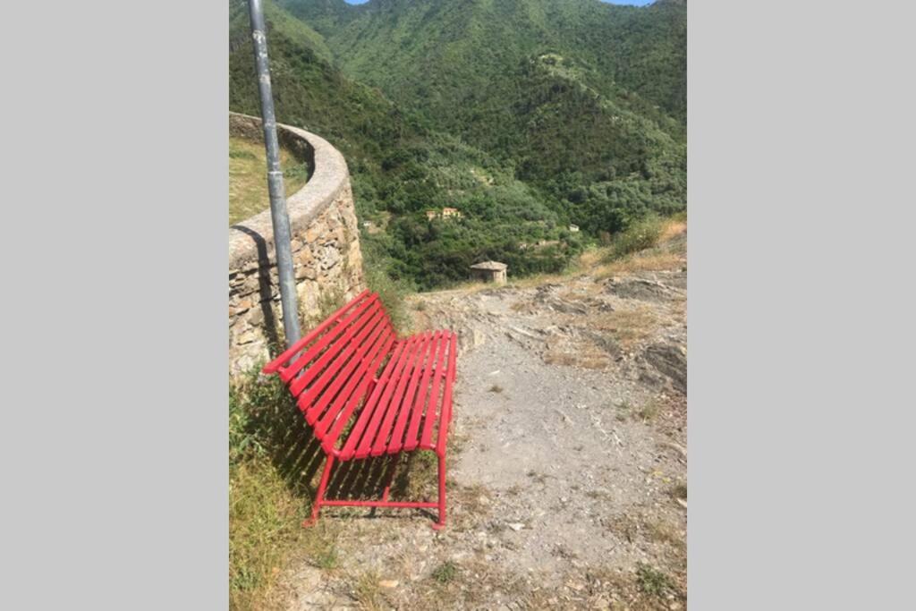 Alloggio U Sportegu Da E Monti A Giaia Badalucco Exterior foto