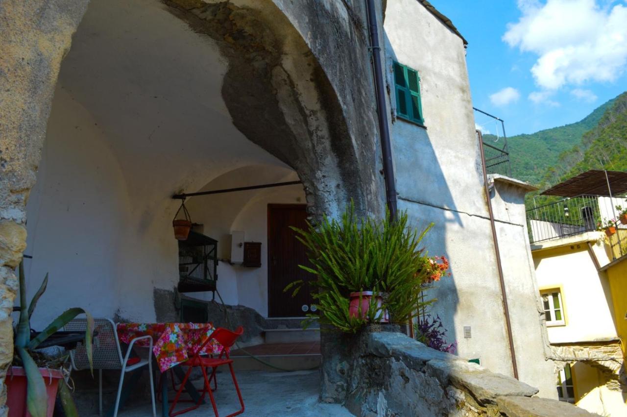 Alloggio U Sportegu Da E Monti A Giaia Badalucco Exterior foto
