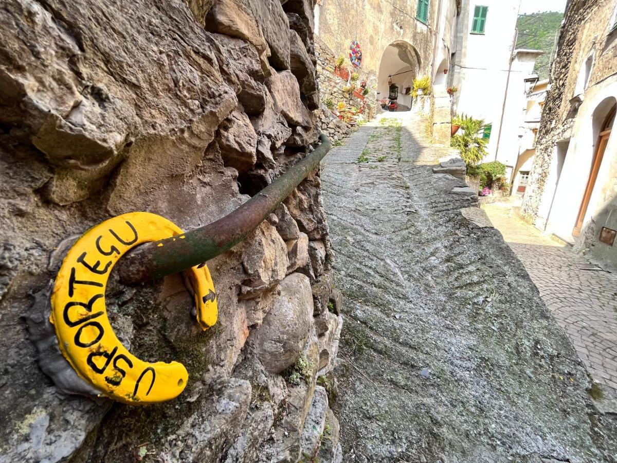 Alloggio U Sportegu Da E Monti A Giaia Badalucco Exterior foto