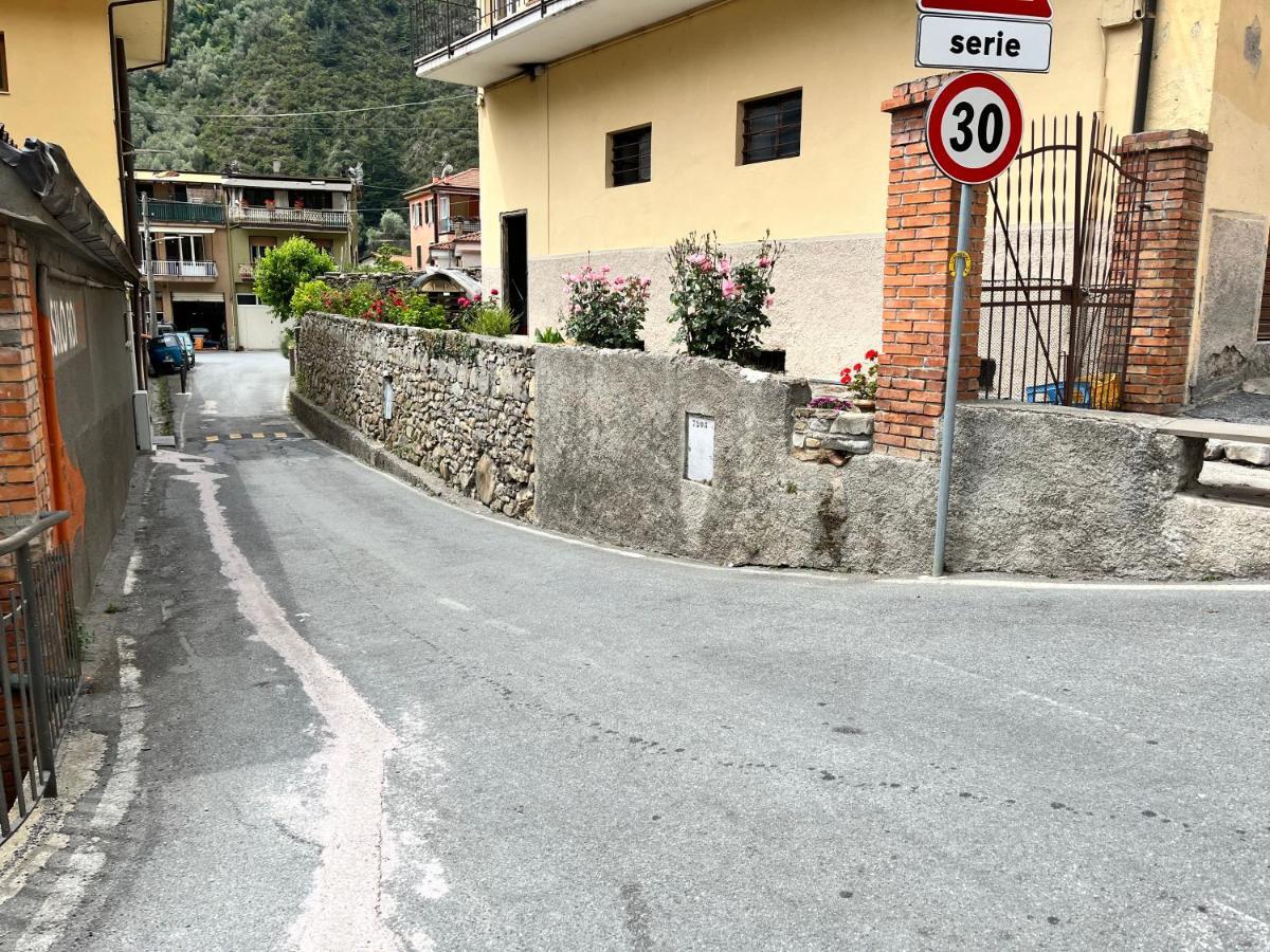 Alloggio U Sportegu Da E Monti A Giaia Badalucco Exterior foto